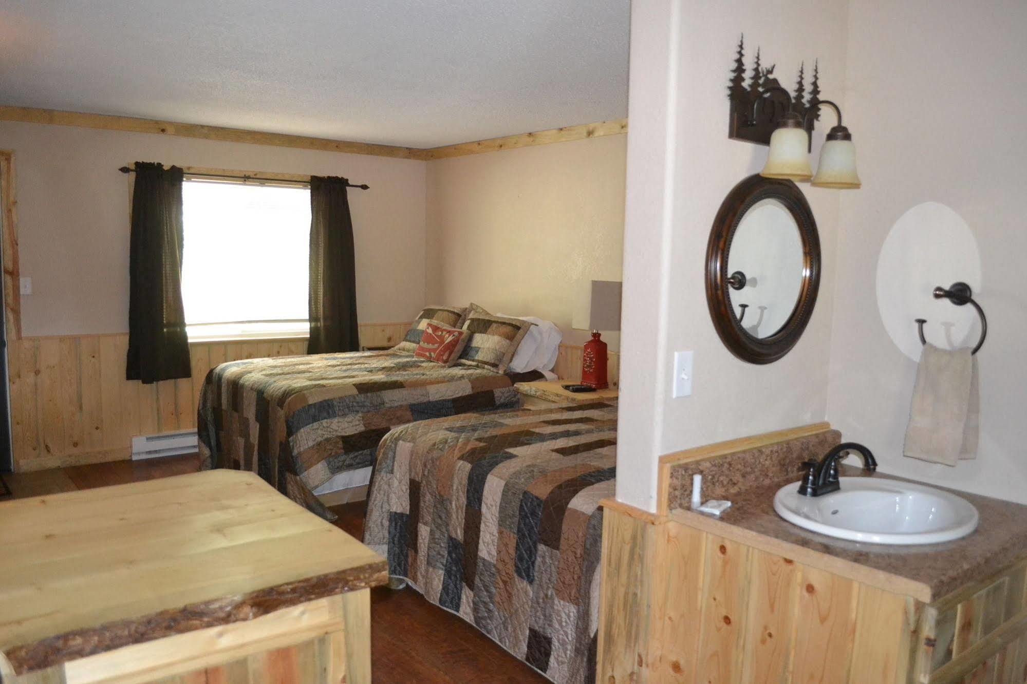 Loge Wolf Creek Motel Южен Форк Екстериор снимка