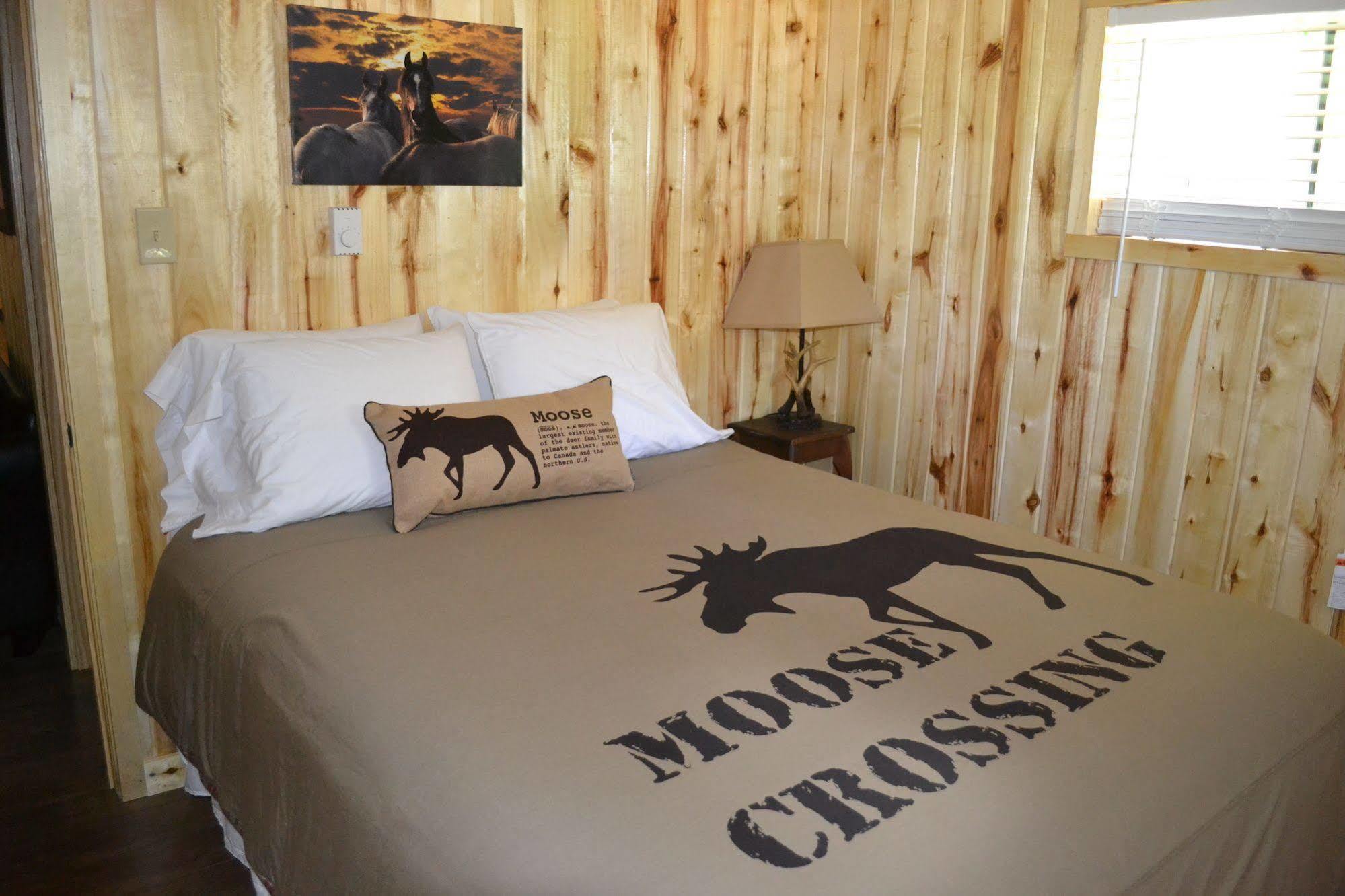 Loge Wolf Creek Motel Южен Форк Екстериор снимка